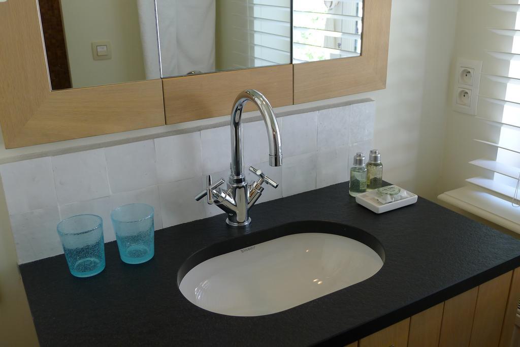 The Herring'S Residence - Stylish Private Cottage With Breakfast In Historic Center - Adults-Only Brugge Værelse billede